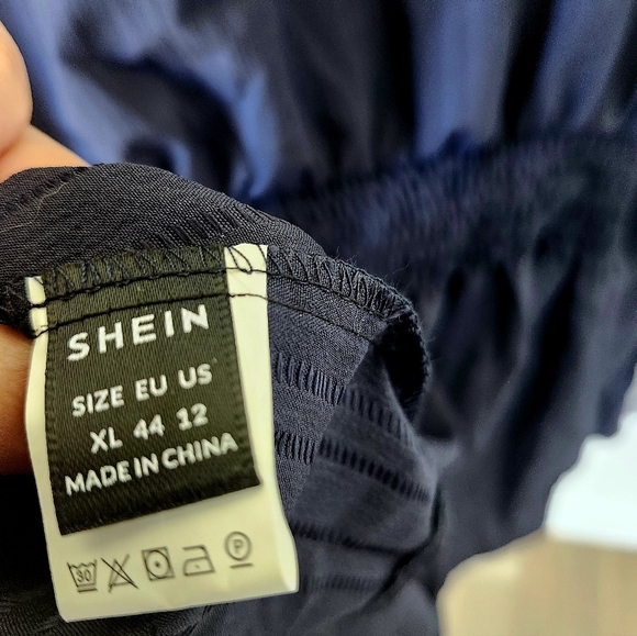 Navy blouse (New without tags) - Picture 3 of 4